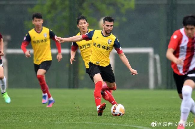 《八佰》累计票房破10亿 单日大盘连续四天破亿 2020-08-25 8月24日，全国院线总票房报收1.72亿，单日大盘连续四天破亿。